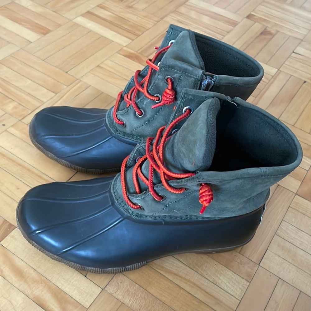Sperry bean boots
